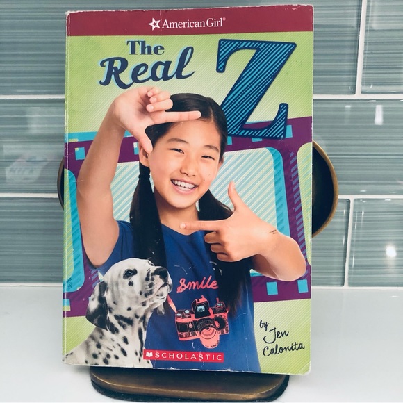 Bundle of 5 Scholastic Books Plus Small Pencil Case - Picture 2 of 16